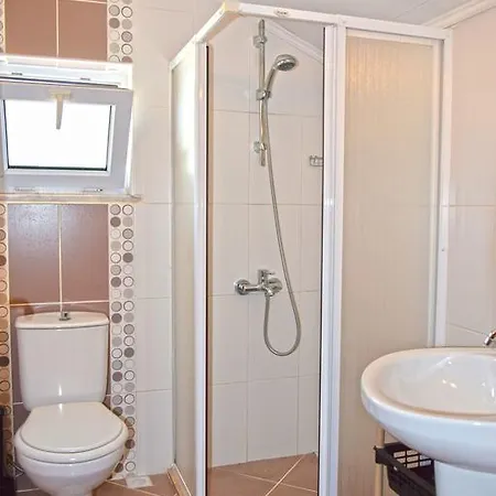 Timelettings Hisar Garden Apartment *