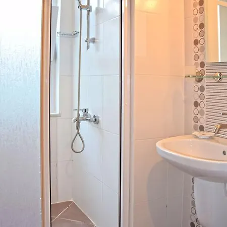 Timelettings Hisar Garden Apartment *